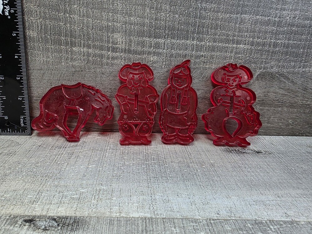 Cookie Cutters Western 4 Horse Ranch Rodeo Loma Red Plastic Vintage g1